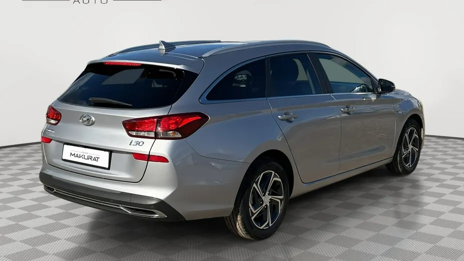 HYUNDAI i30 -