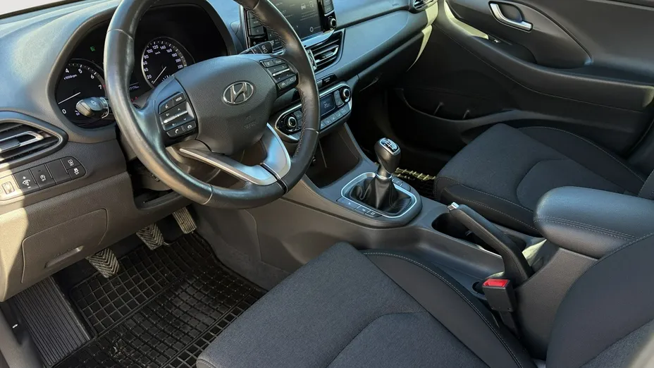 HYUNDAI i30 -
