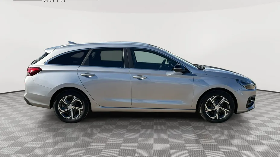 HYUNDAI i30 -