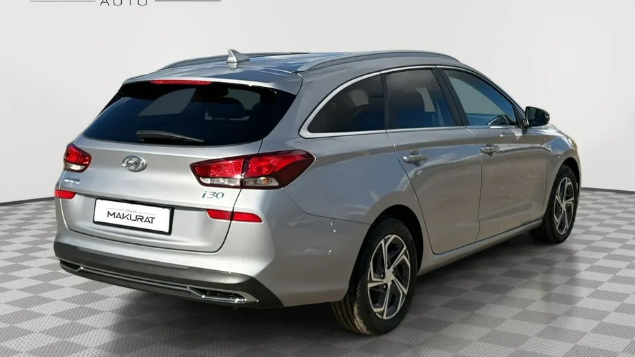 HYUNDAI i30 -