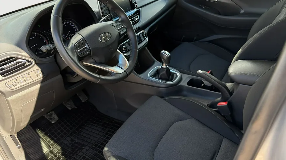 HYUNDAI i30 -