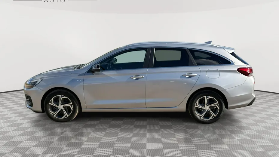 HYUNDAI i30 -