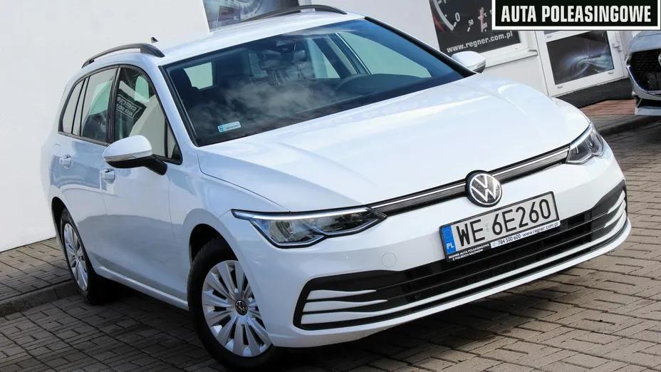 VOLKSWAGEN Golf -