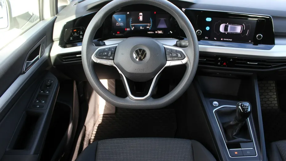VOLKSWAGEN Golf -