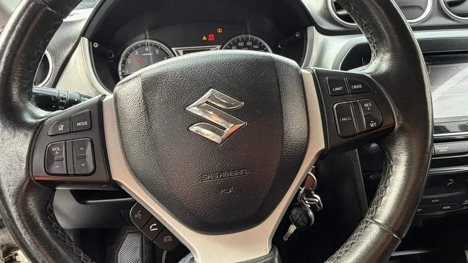SUZUKI Vitara -