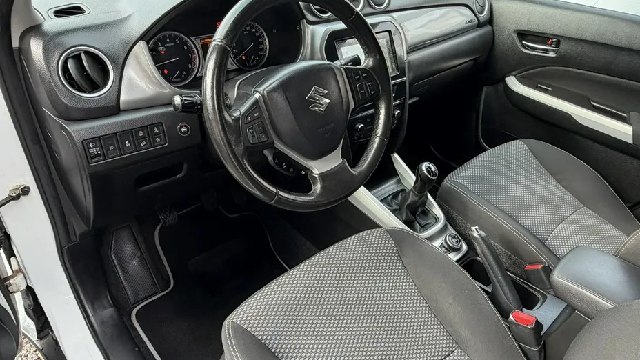 SUZUKI Vitara -
