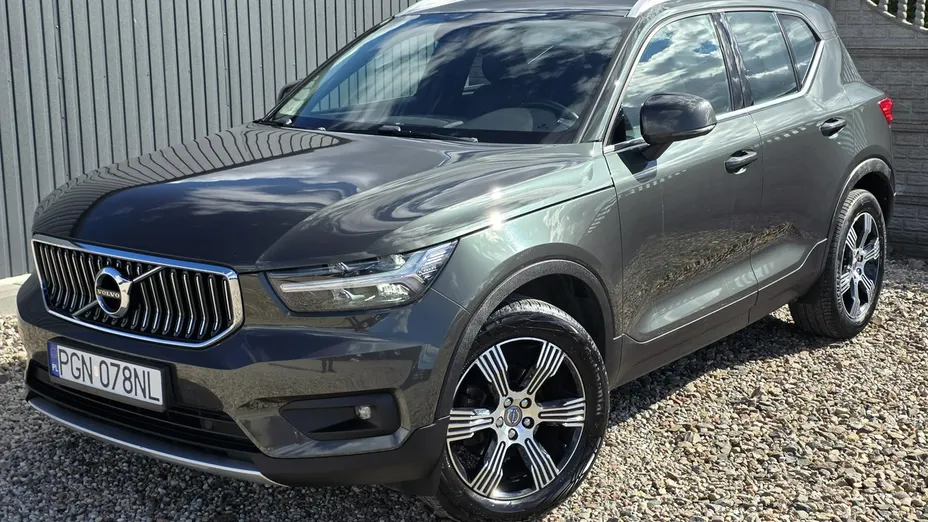 VOLVO XC40 -