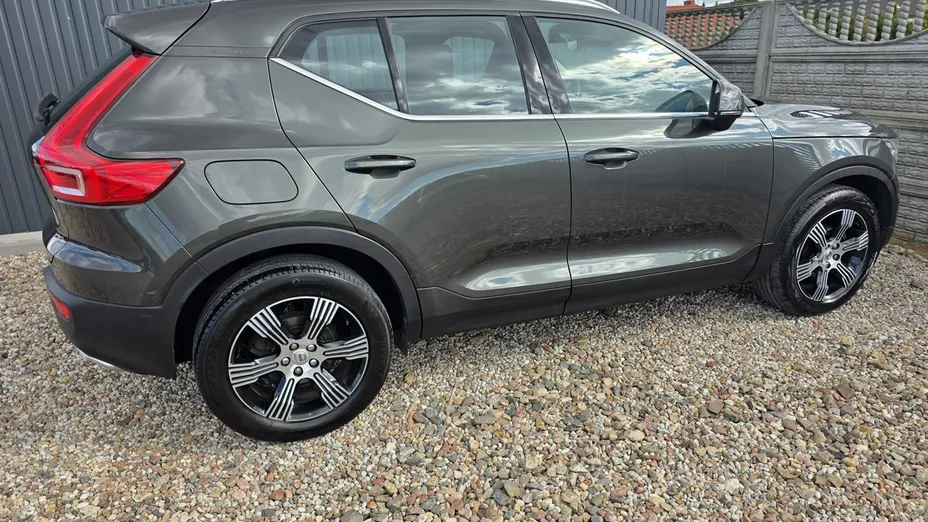 VOLVO XC40 -