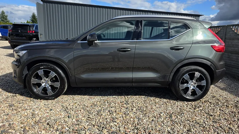 VOLVO XC40 -