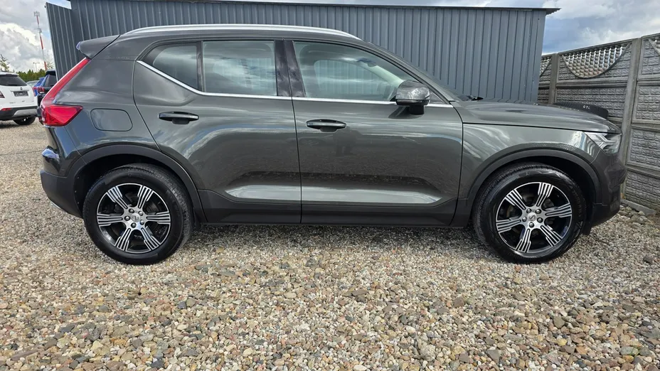 VOLVO XC40 -