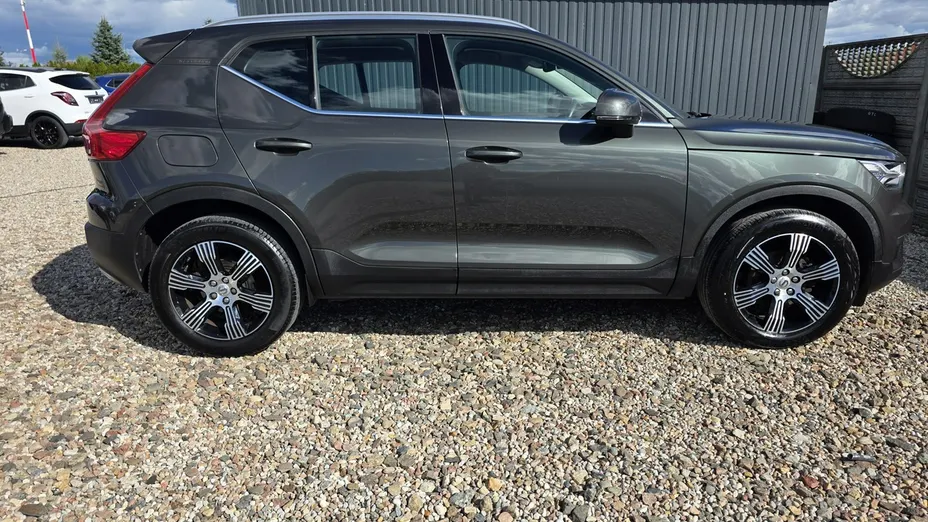 VOLVO XC40 -