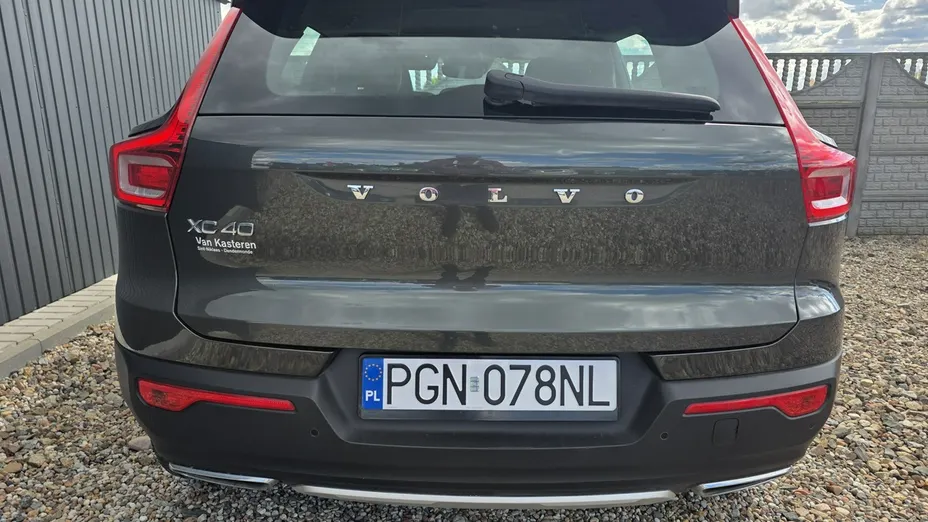 VOLVO XC40 -