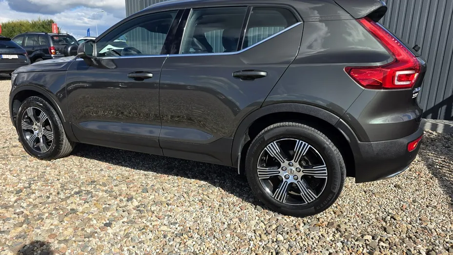 VOLVO XC40 -