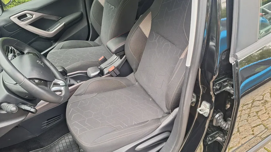 PEUGEOT 2008 -