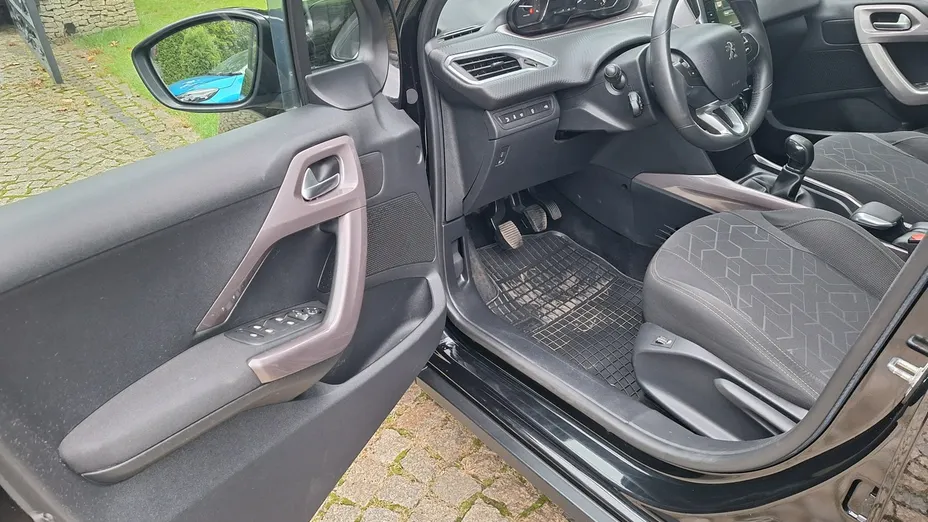 PEUGEOT 2008 -