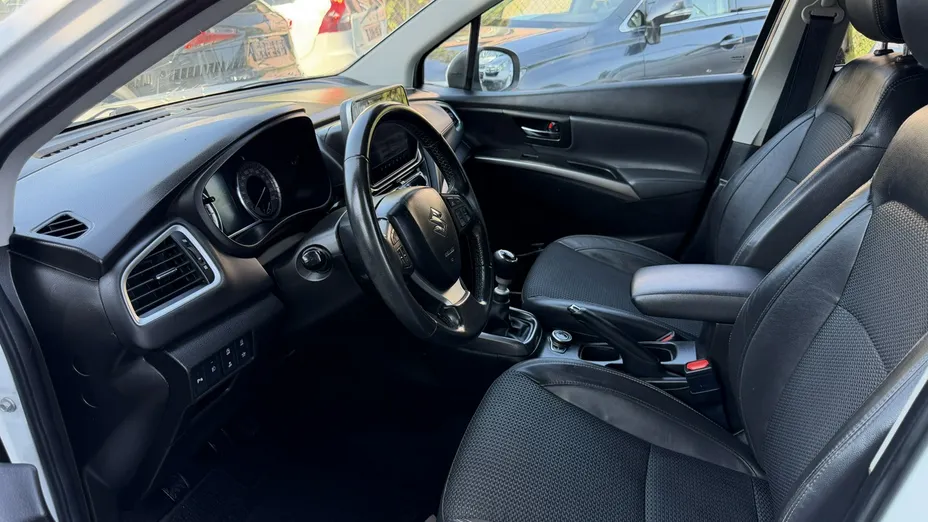 SUZUKI S-Cross -