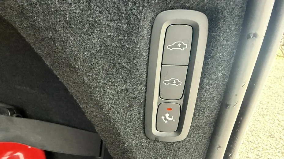 VOLVO XC90 -