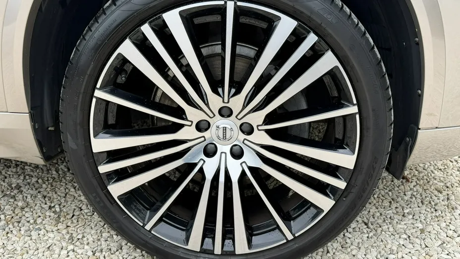 VOLVO XC90 -