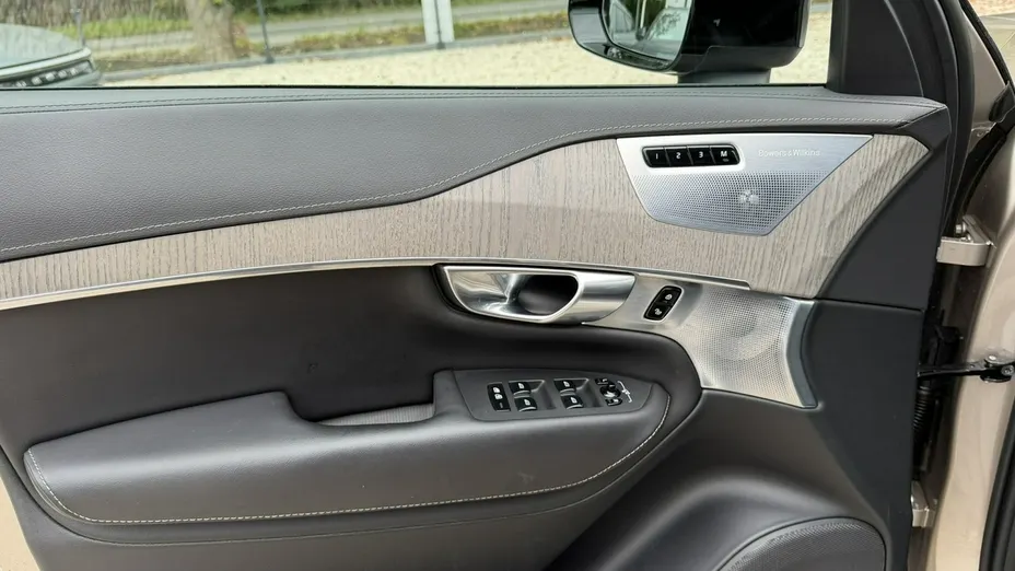 VOLVO XC90 -