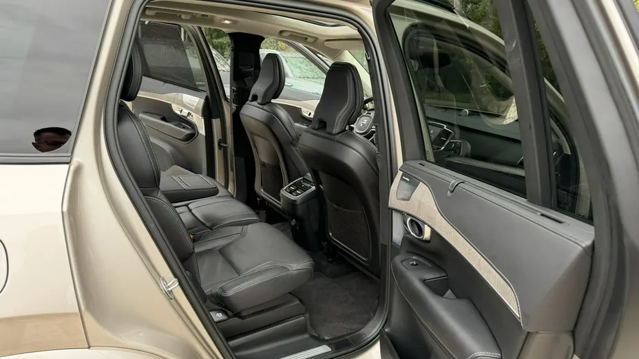 VOLVO XC90 -
