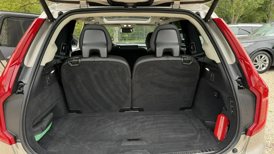 VOLVO XC90 -