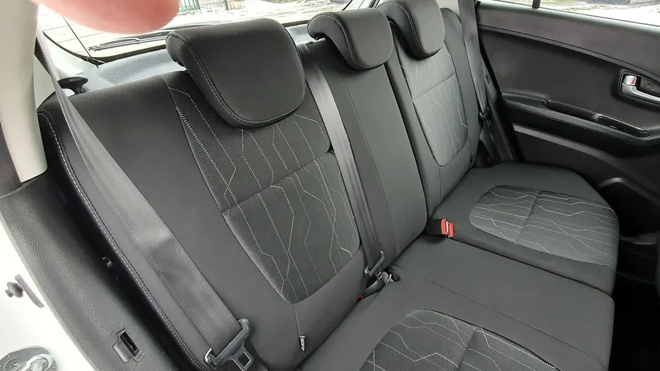 TOYOTA Yaris -