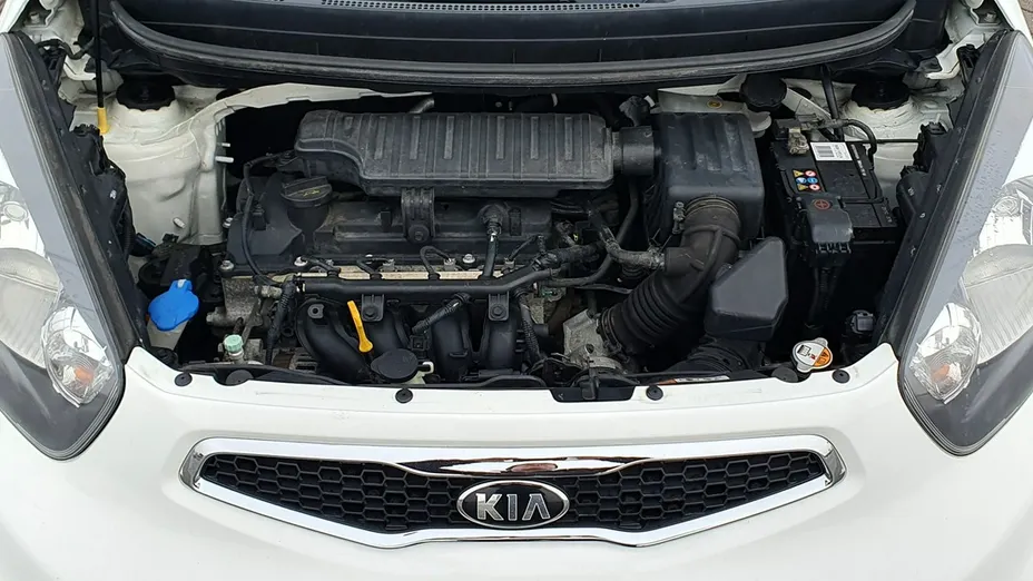 TOYOTA Yaris -