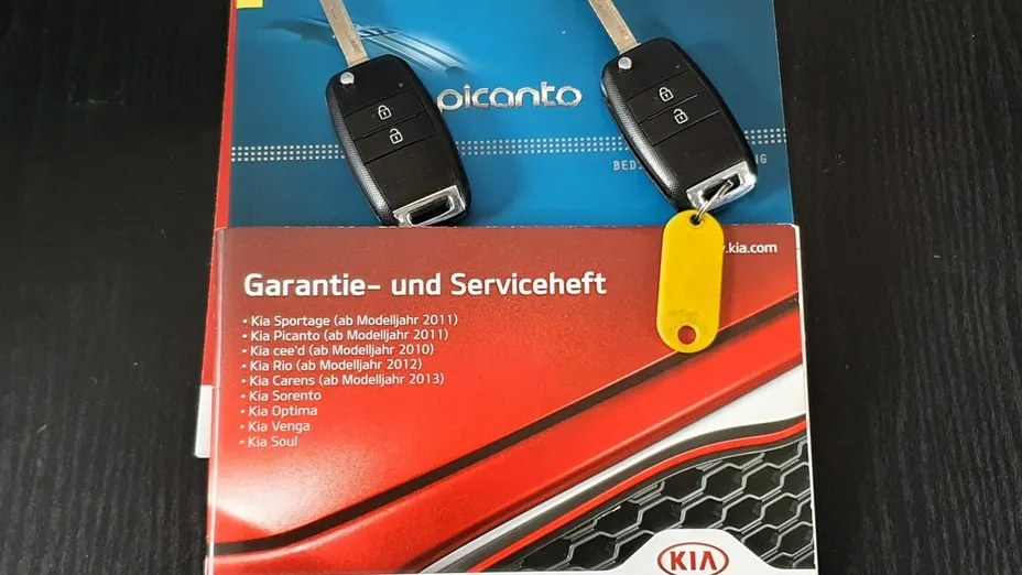 TOYOTA Yaris -