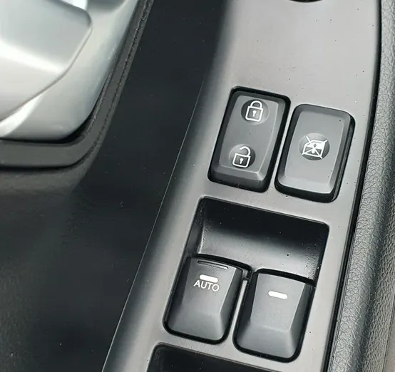 TOYOTA Yaris -