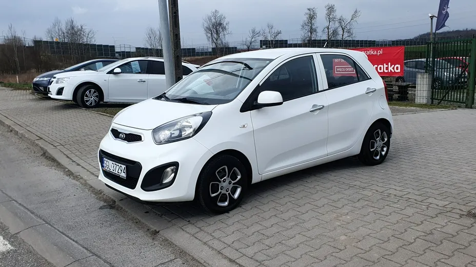 TOYOTA Yaris -