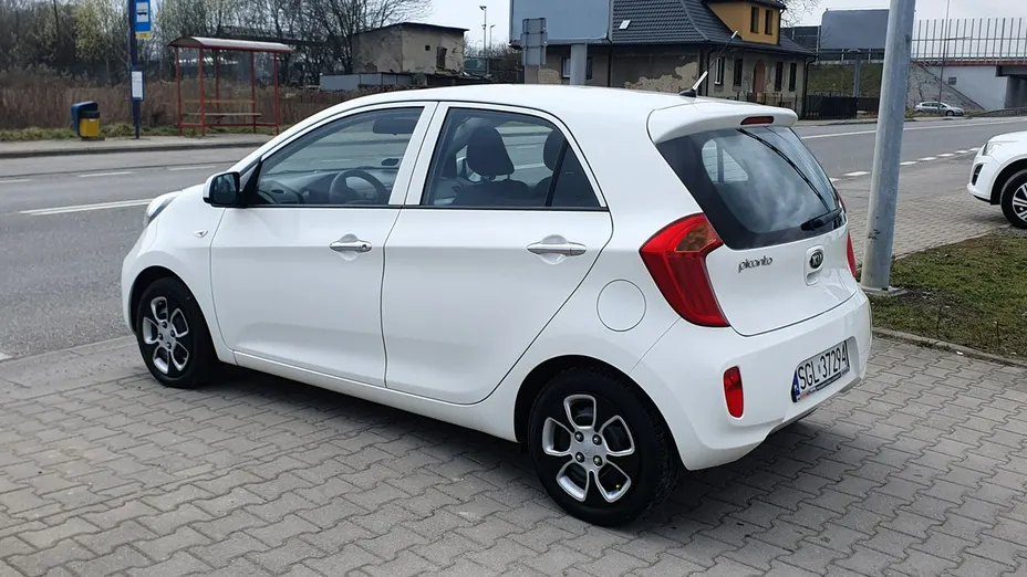 TOYOTA Yaris -