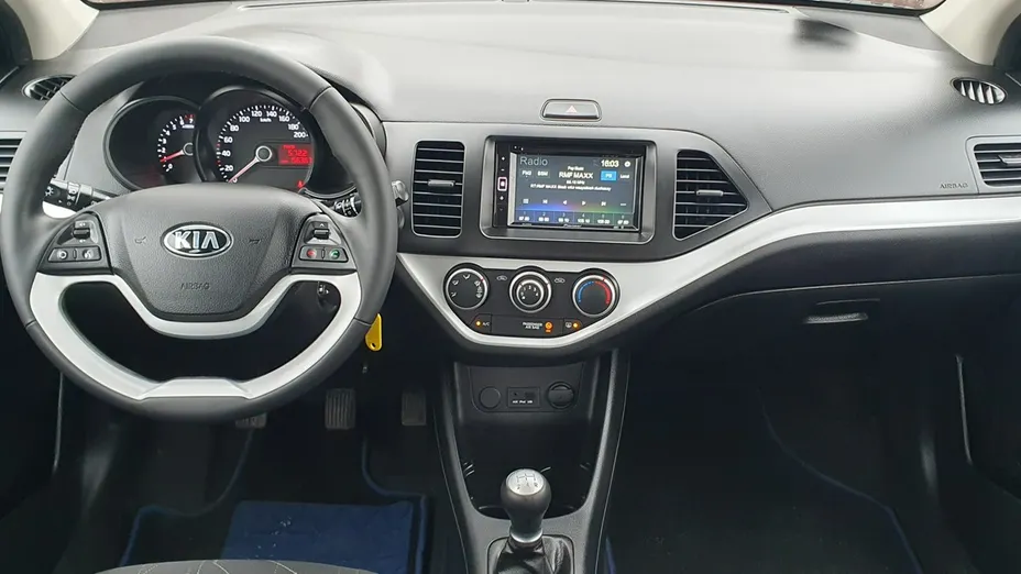 TOYOTA Yaris -