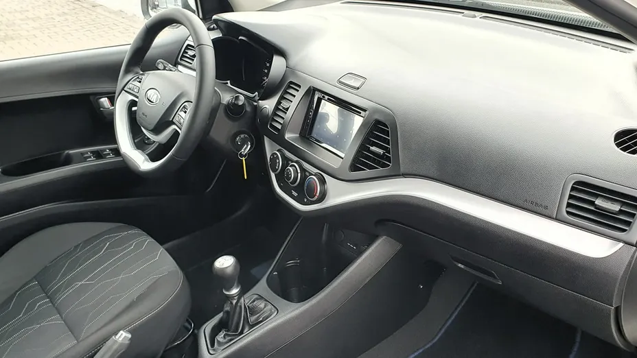 TOYOTA Yaris -