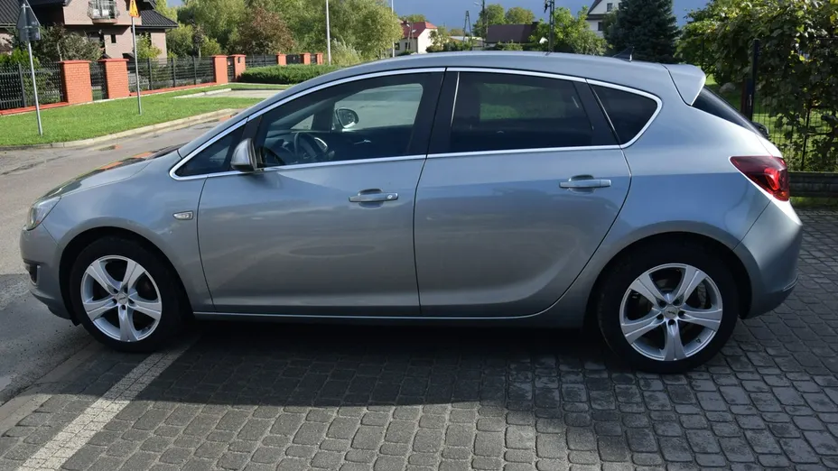 OPEL Astra -