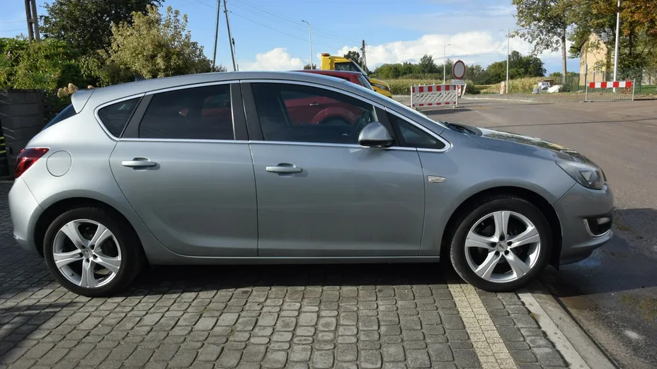 OPEL Astra -