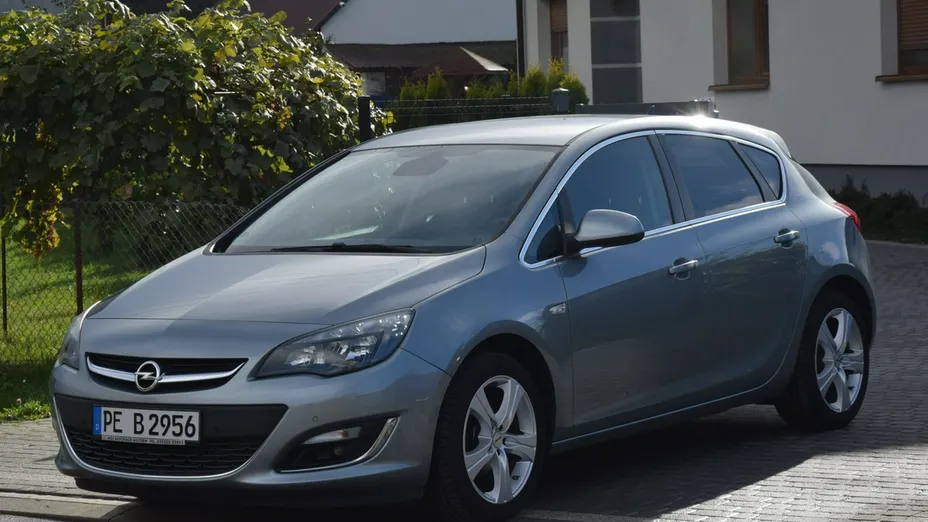 OPEL Astra -
