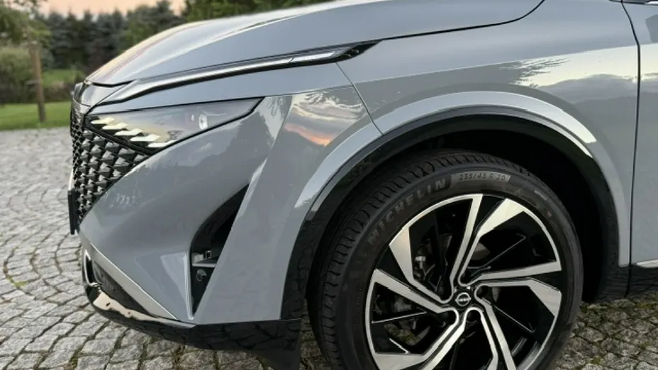 NISSAN Qashqai -