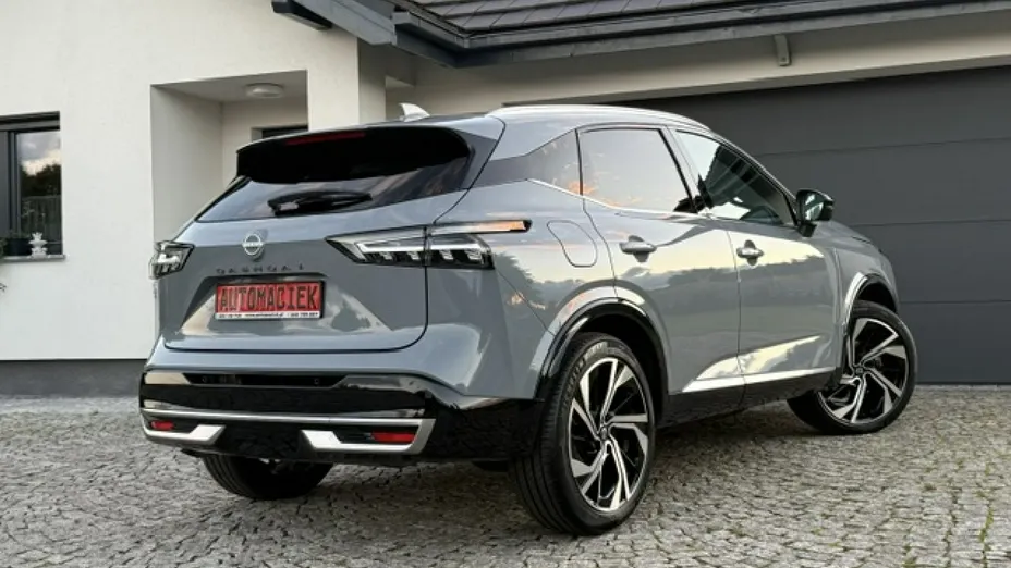 NISSAN Qashqai -
