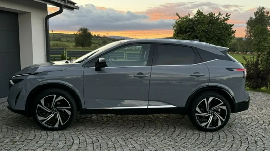 NISSAN Qashqai -