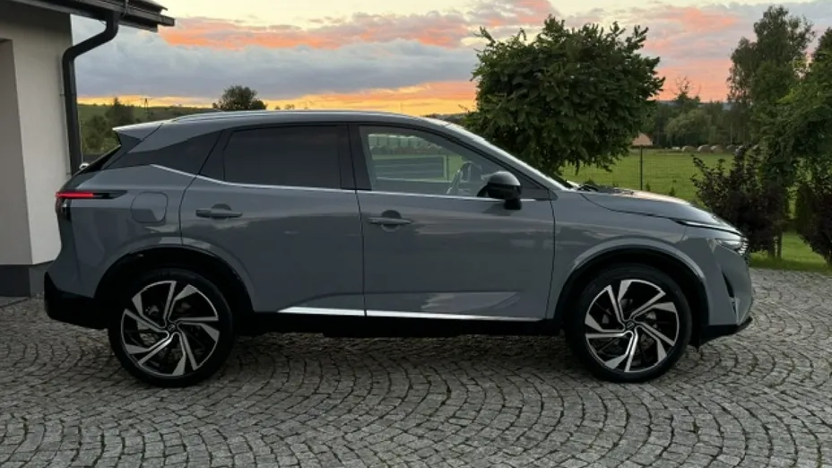 NISSAN Qashqai -
