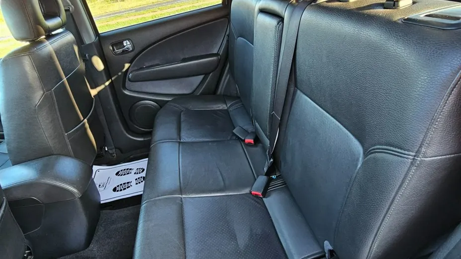 MITSUBISHI Outlander -