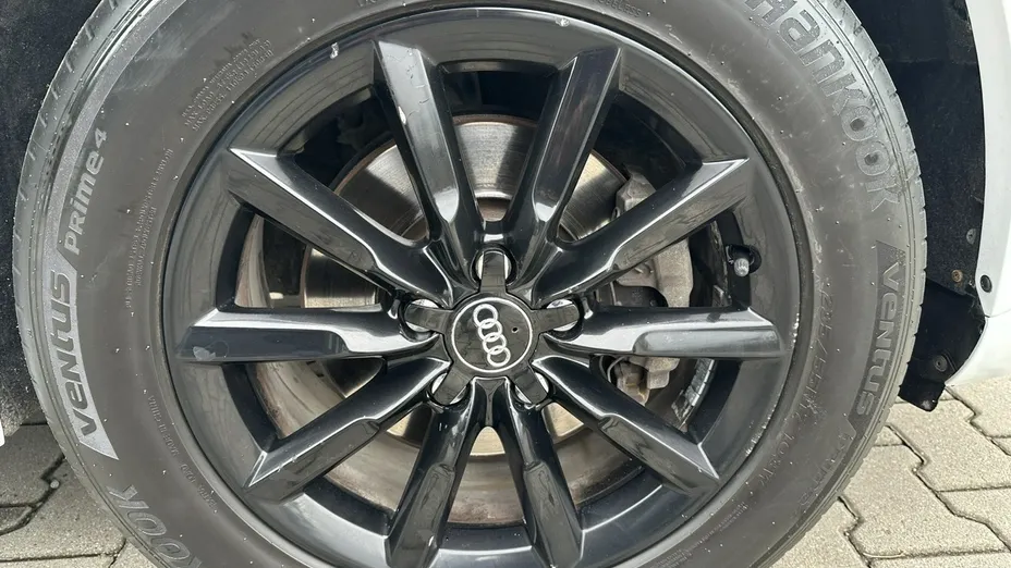 AUDI Q3 -