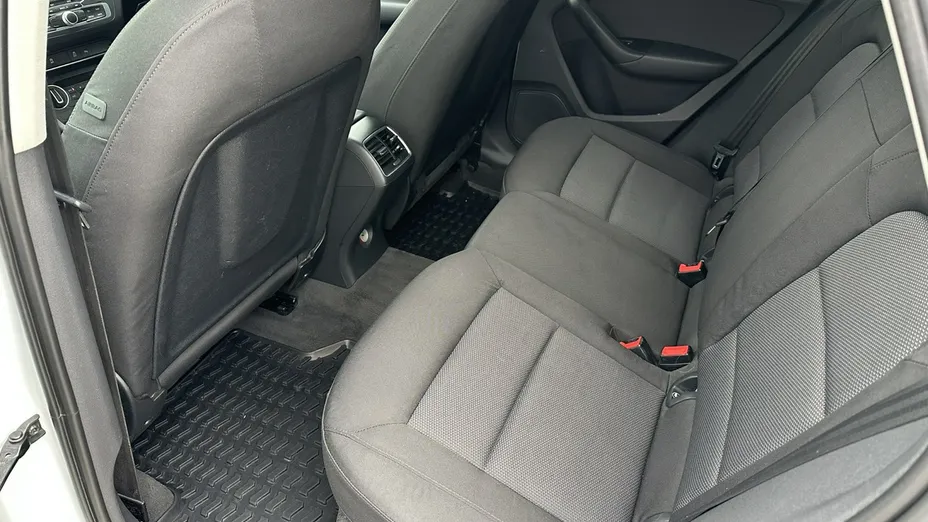 AUDI Q3 -