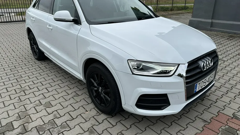 AUDI Q3 -