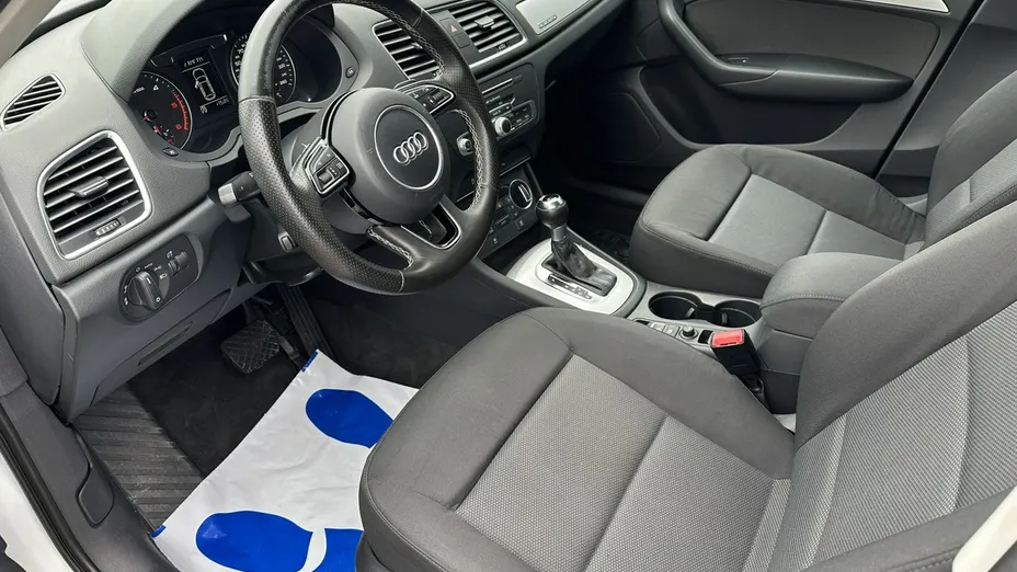 AUDI Q3 -