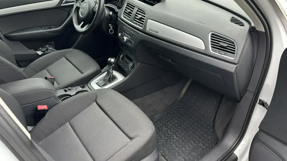 AUDI Q3 -