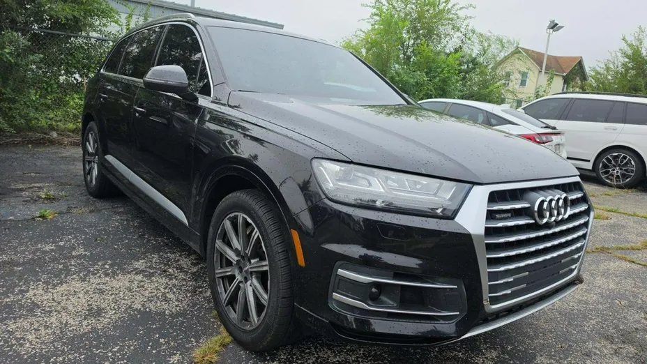 AUDI Q7 -