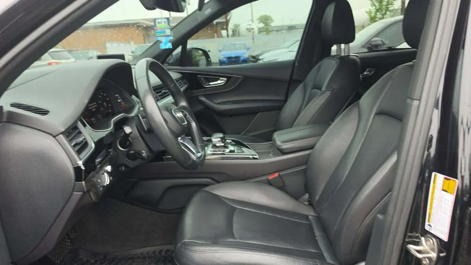 AUDI Q7 -