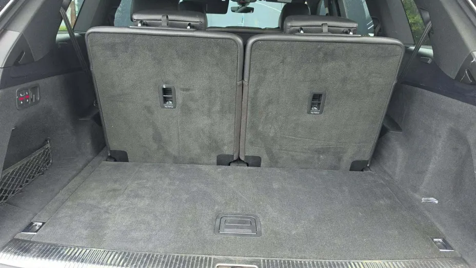 AUDI Q7 -