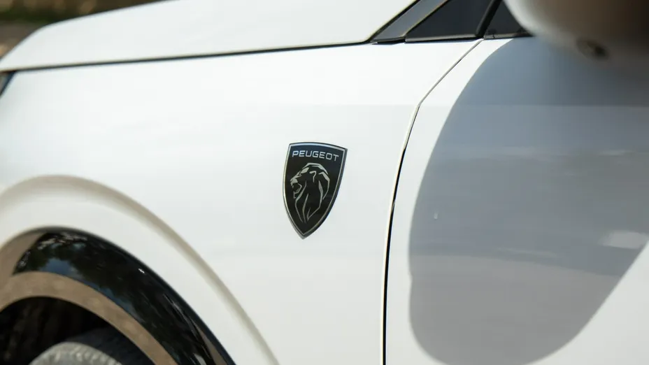 PEUGEOT 3008 -
